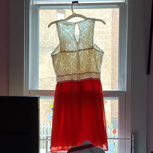 Dress - Picture 4 of 6